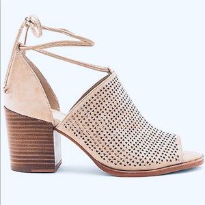 Vince Camuto *Brand New* Lindel Heels 🌸🌼🌸🌼